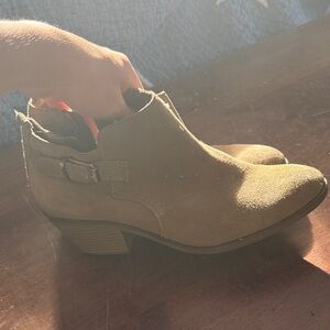 Sonoma Women's Suede Tan Ankle Booties